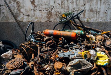 Roll-on ou poliguindaste: como escolher o serviço ideal para sua sucata